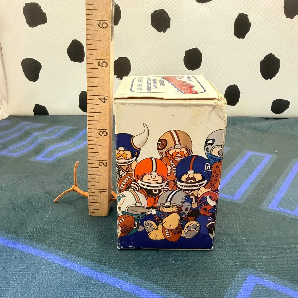 Vintage 1984 Avon NFL Huddles Gift Set Soap On A Rope Sealed 28 Cards Pack Box